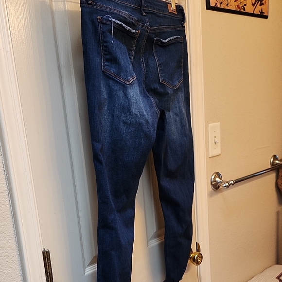 Stylish High Rise Button-Fly Jeans - Picture 7 of 12
